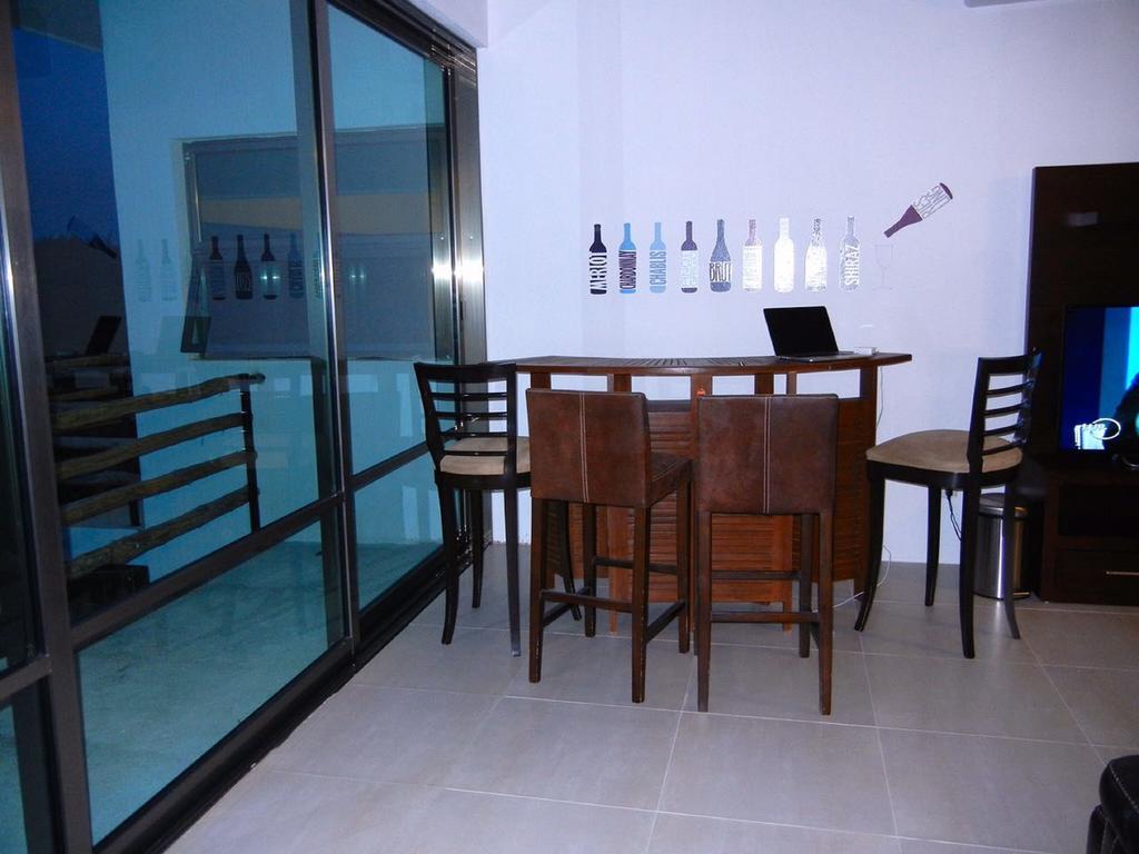 Alfredo V. Bonfil Hostal Urbano - Aeropuerto מראה חיצוני תמונה