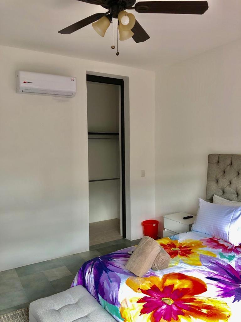 Alfredo V. Bonfil Hostal Urbano - Aeropuerto מראה חיצוני תמונה